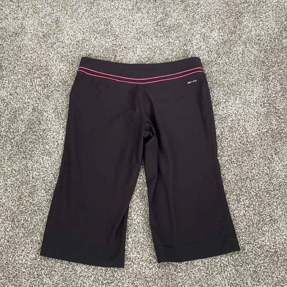 Nike DriFit Cropped Pant in Black/Pink - Picture 4 of 4